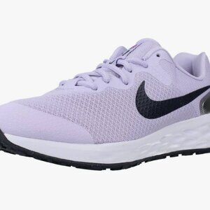 Nike Girls Running Shoes Size 5 (lavender)